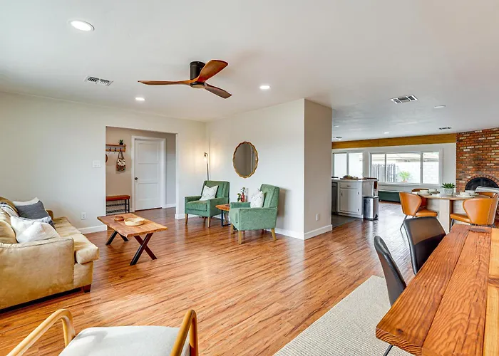 Private Pool & Yard: Family Gem Near Asu!
