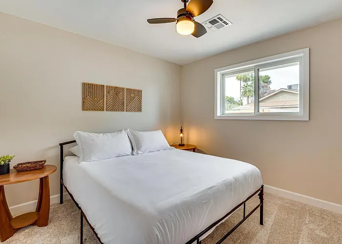 Private Pool & Yard: Family Gem Near Asu! Holiday home *