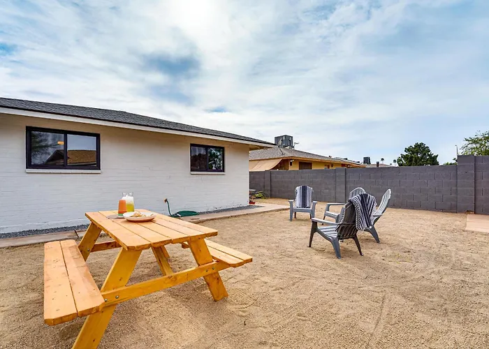 Private Pool & Yard: Family Gem Near Asu! Tempe